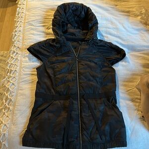 Lululemon Black Camo Vest
